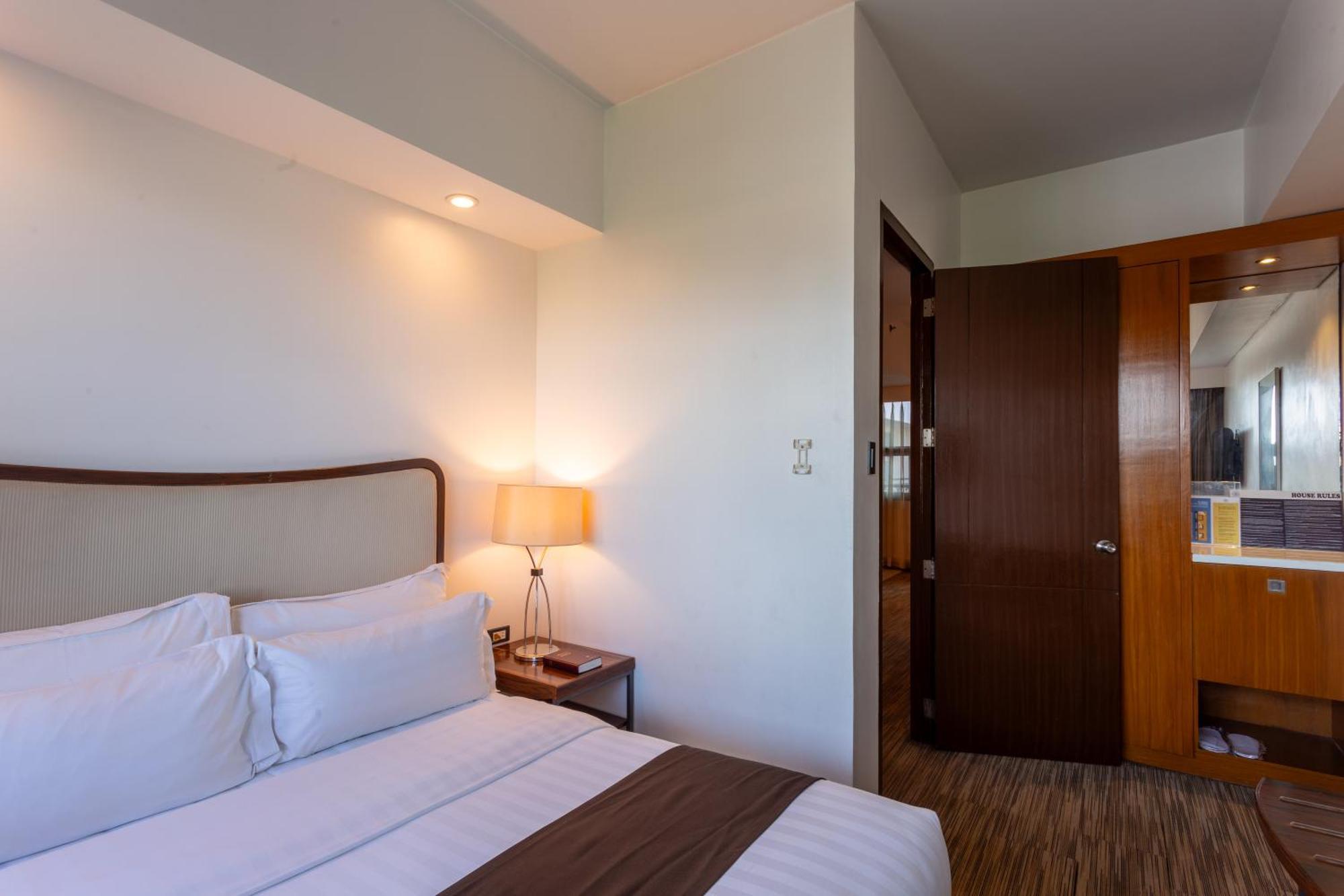 La Breza Hotel Quezon City Kültér fotó