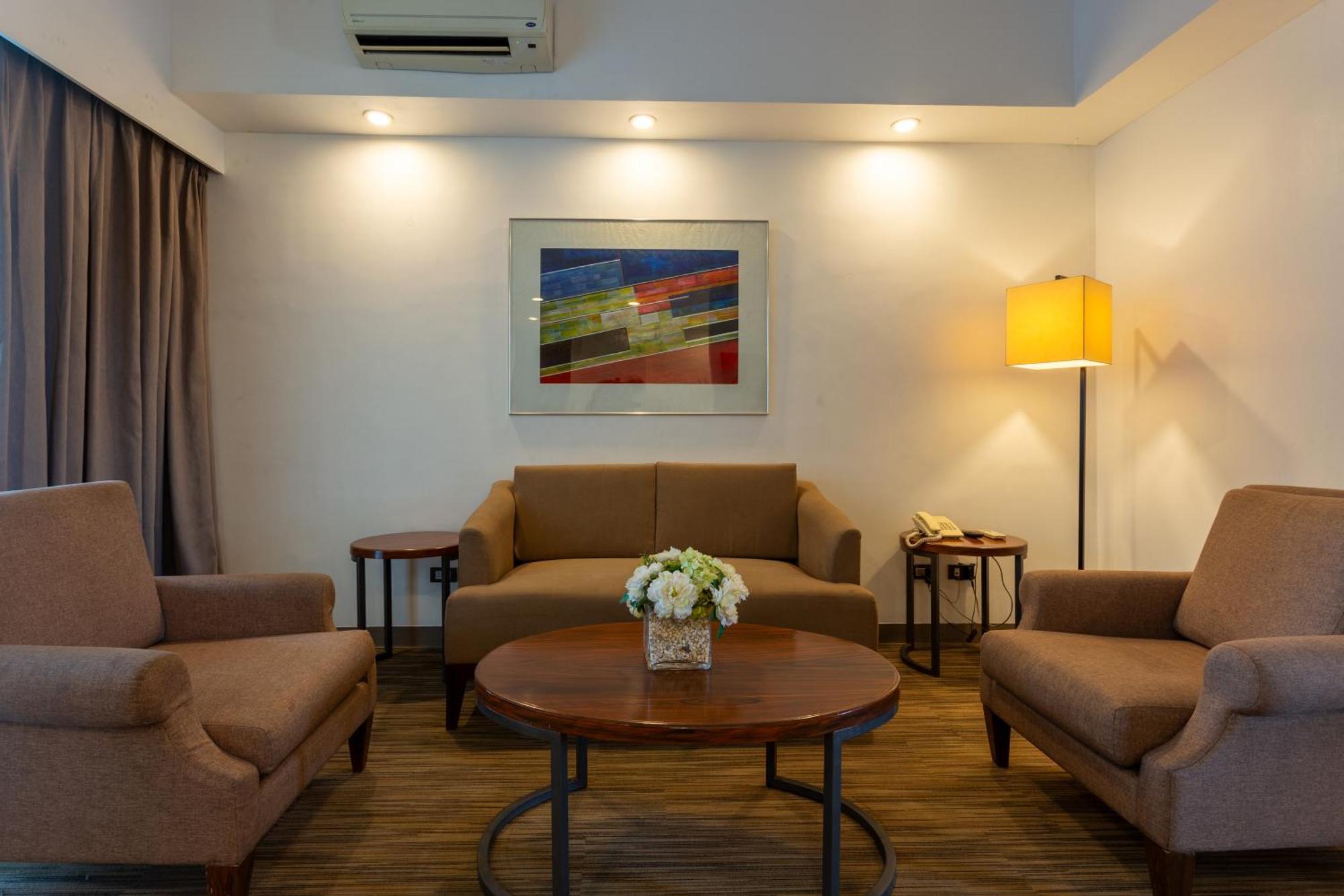 La Breza Hotel Quezon City Kültér fotó